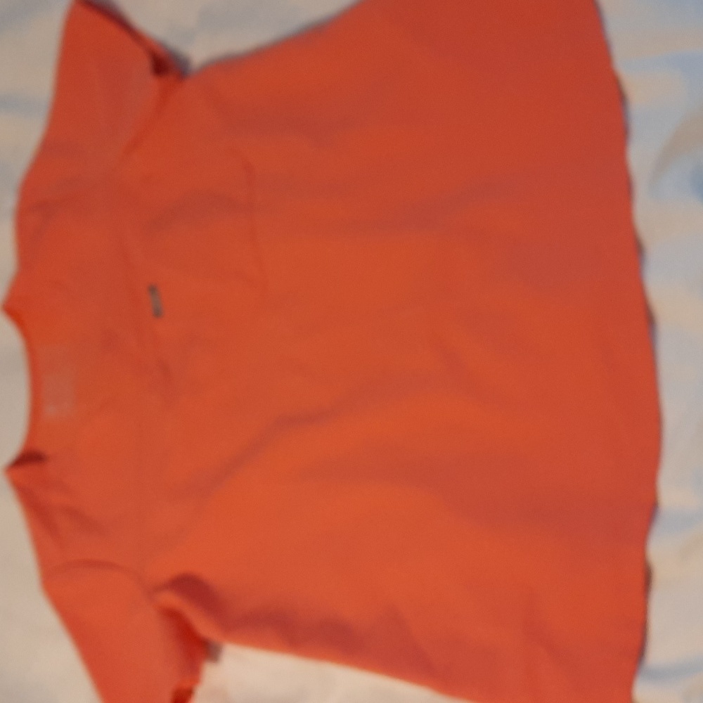 Figs scrubs top. 252 - Picture 1 of 6
